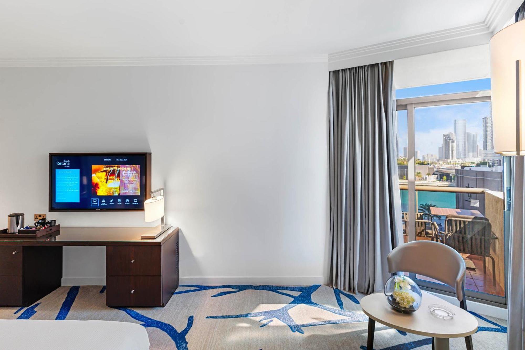 Beach Rotana - Абу Даби Екстериор снимка A room at the hotel