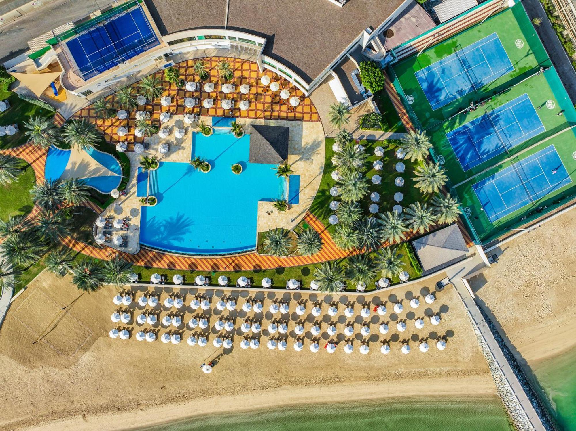 Beach Rotana - Абу Даби Екстериор снимка Aerial view of the Indian Wells Tennis Garden