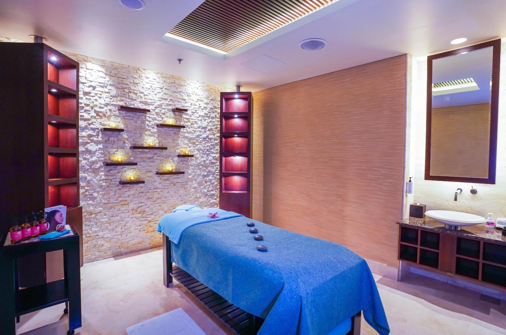 Beach Rotana - Абу Даби Екстериор снимка A treatment room at a spa