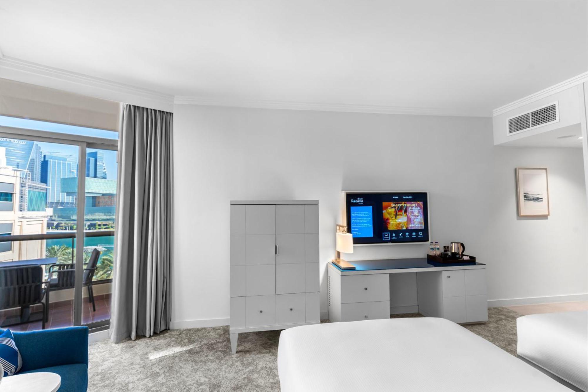 Beach Rotana - Абу Даби Екстериор снимка A guest room at the Hilton San Diego Bayfront