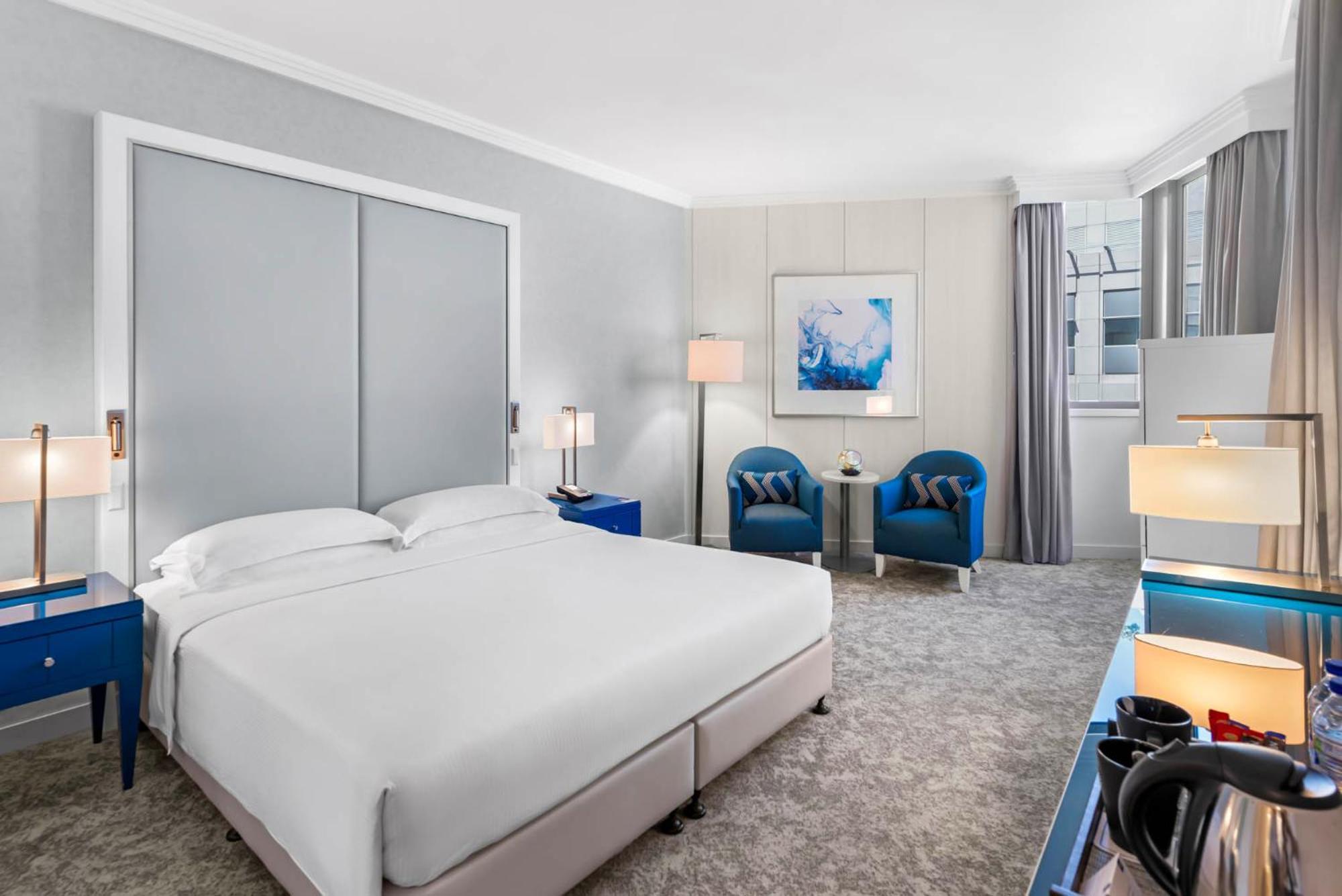 Beach Rotana - Абу Даби Стая снимка A room at the hotel