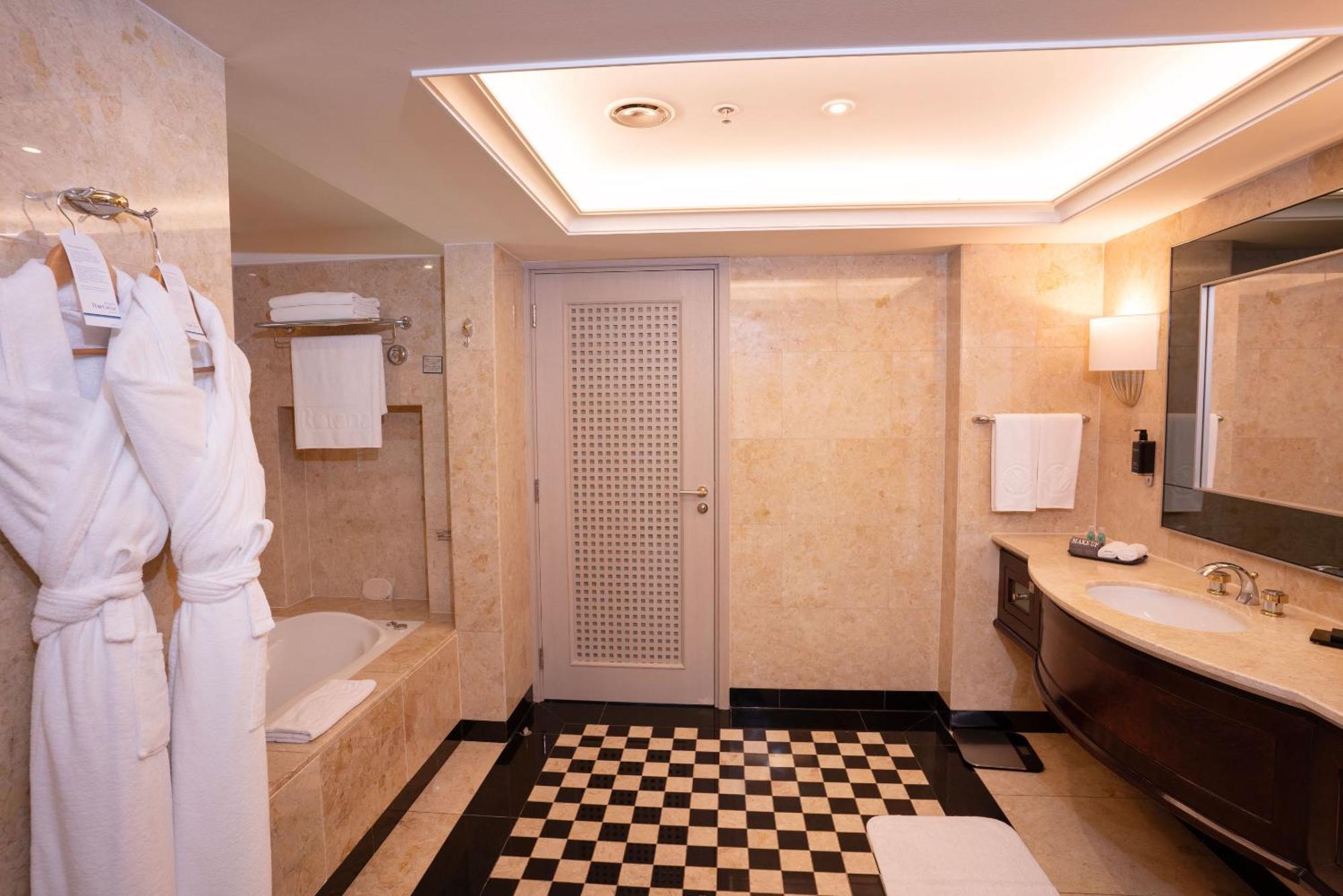 Beach Rotana - Абу Даби Стая снимка Bathroom
