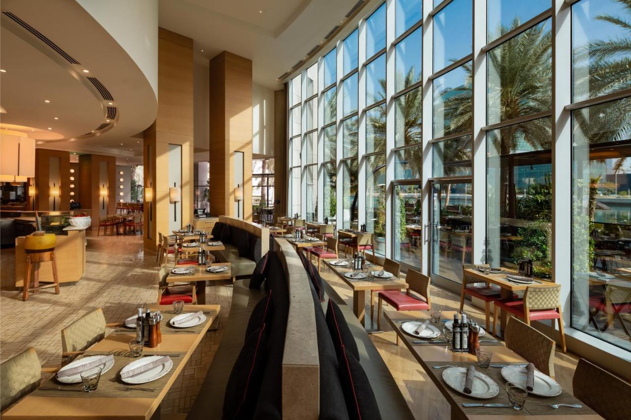 Beach Rotana - Абу Даби Екстериор снимка The restaurant