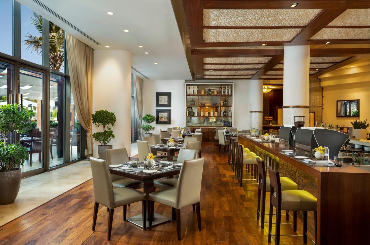Beach Rotana - Абу Даби Екстериор снимка The restaurant